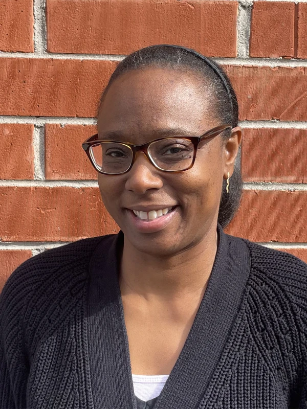Lauren Cherrington headshot.